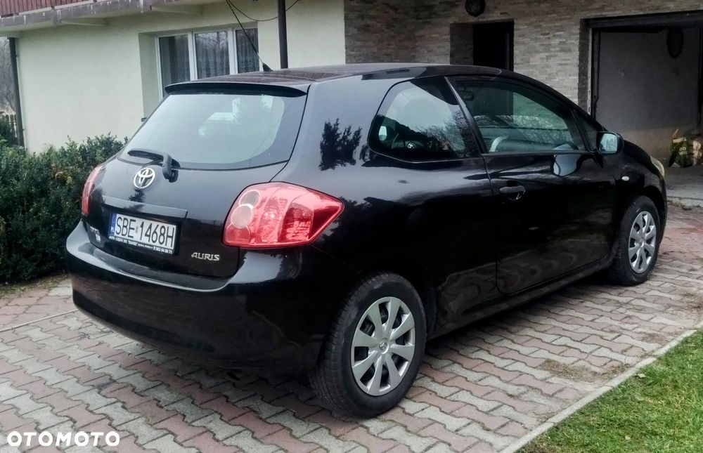 Toyota Auris 1.33 VVT-i Terra - 8
