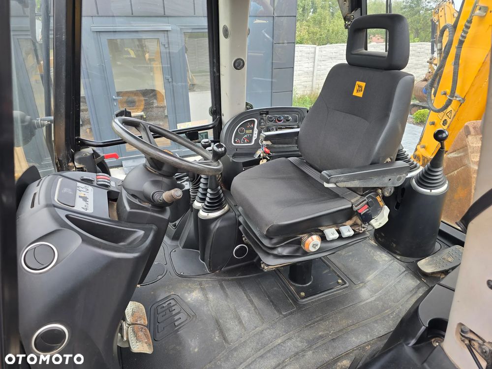 JCB - 3