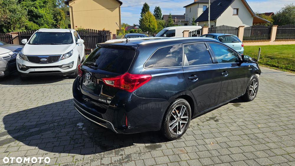 Toyota Auris 1.8 HSD Luna - 4