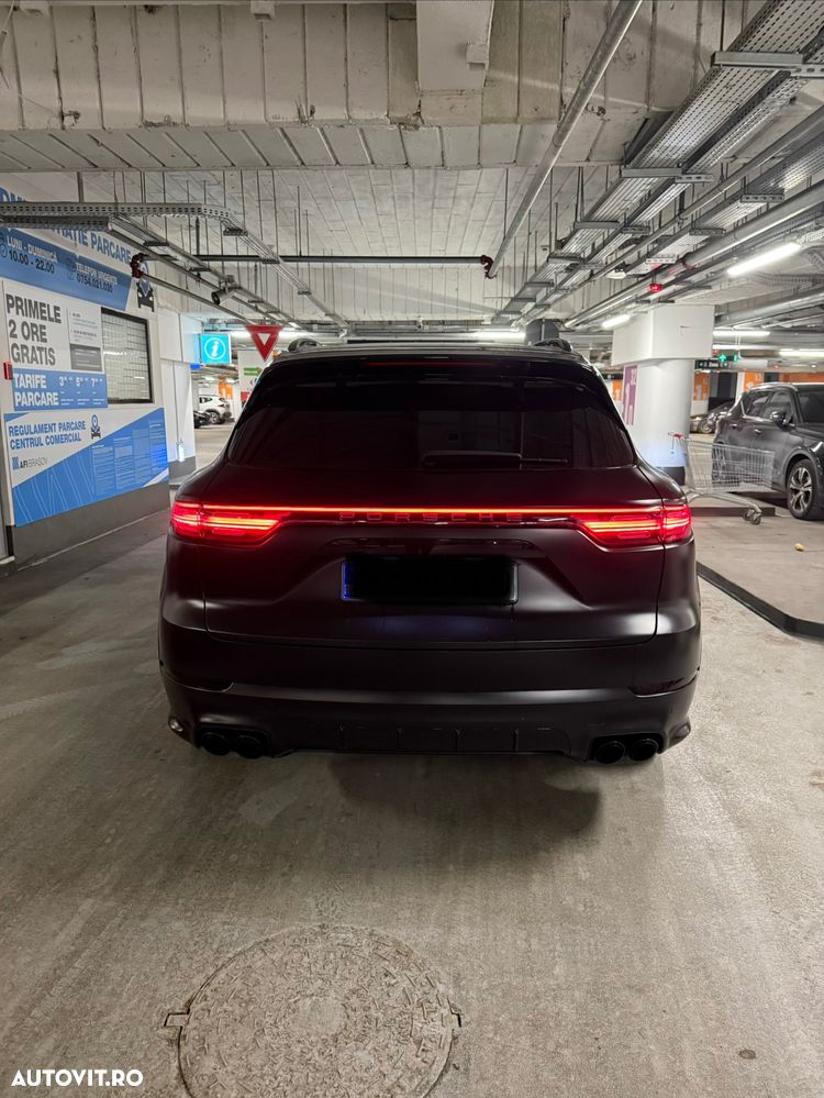 Porsche Cayenne - 28
