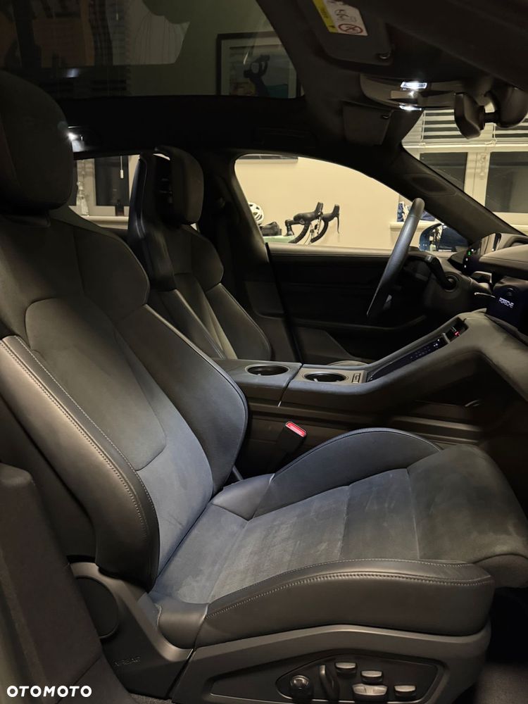 Porsche Taycan GTS - 20