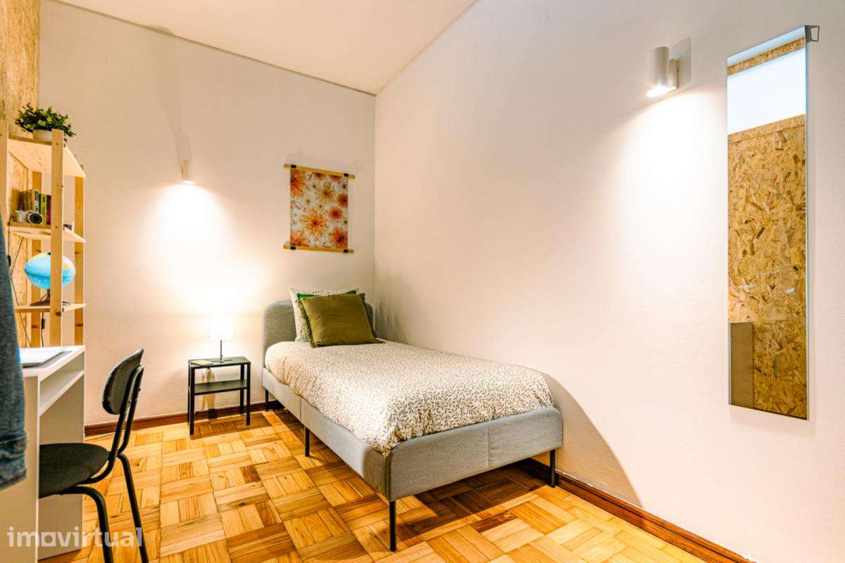 Quarto - localizado em Ramalde Porto - Grande imagem: 2/15