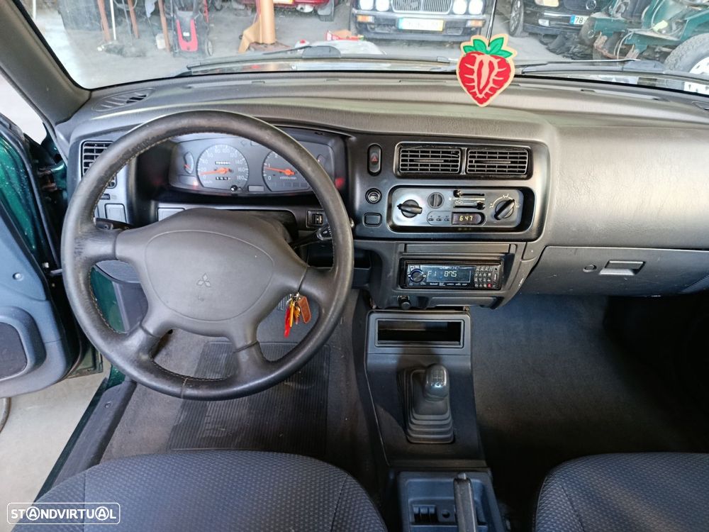 Mitsubishi L200 2.5 TD CD — fotografia 9