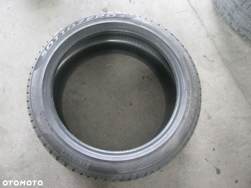 Opona zimowa Pirelli Winter SottoZero 3 235/45R18 98 V - 2