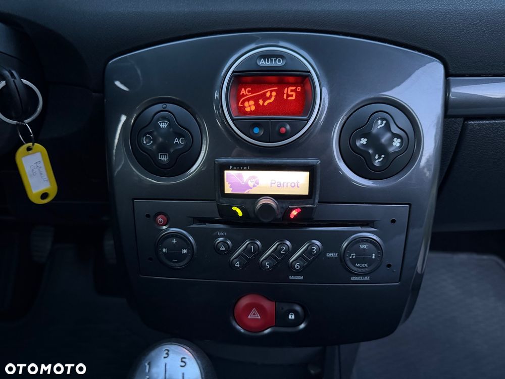Renault Clio - 25