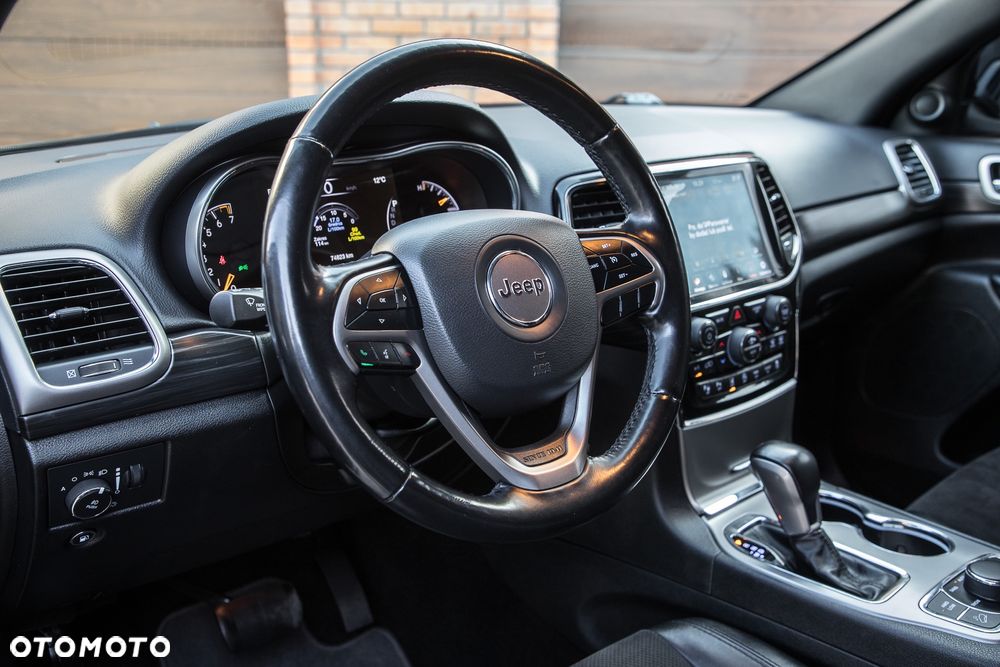 Jeep Grand Cherokee - 14