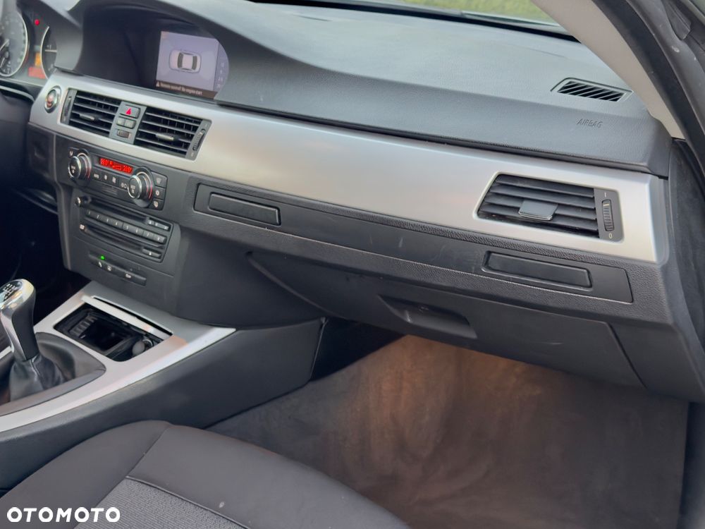 BMW Seria 3 320d DPF - 14