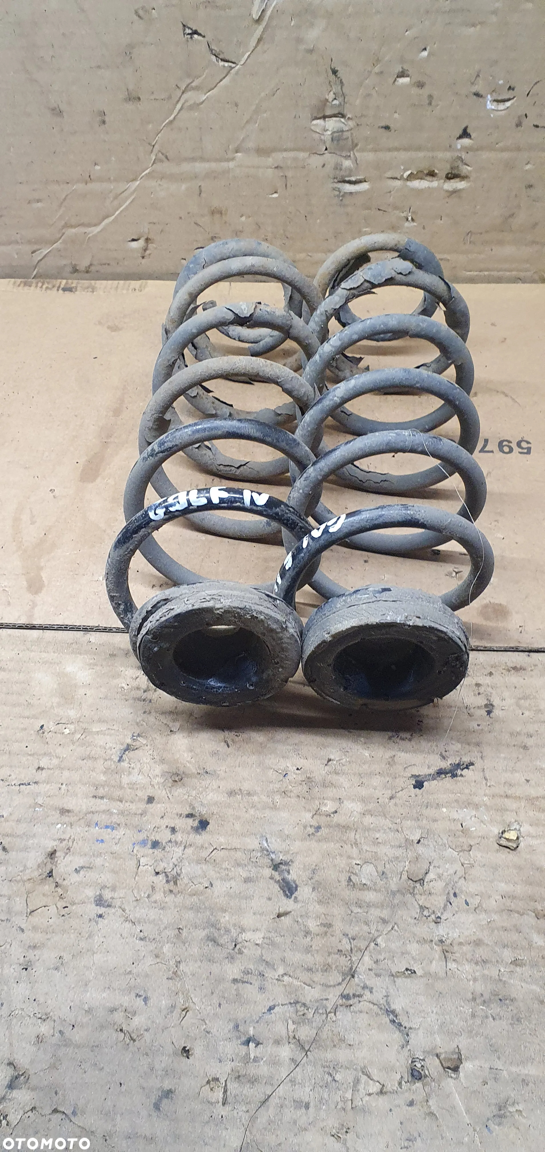 Sprężyny sprężyna tył tylne 2SZT VW Golf IV 4 HB - 4
