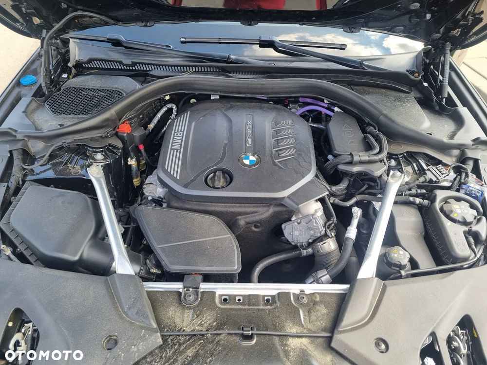 BMW Seria 5 518d mHEV - 22