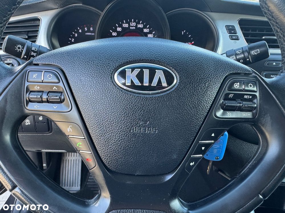 Kia Ceed 1.6 CRDi 128 Dream-Team Edition - 23