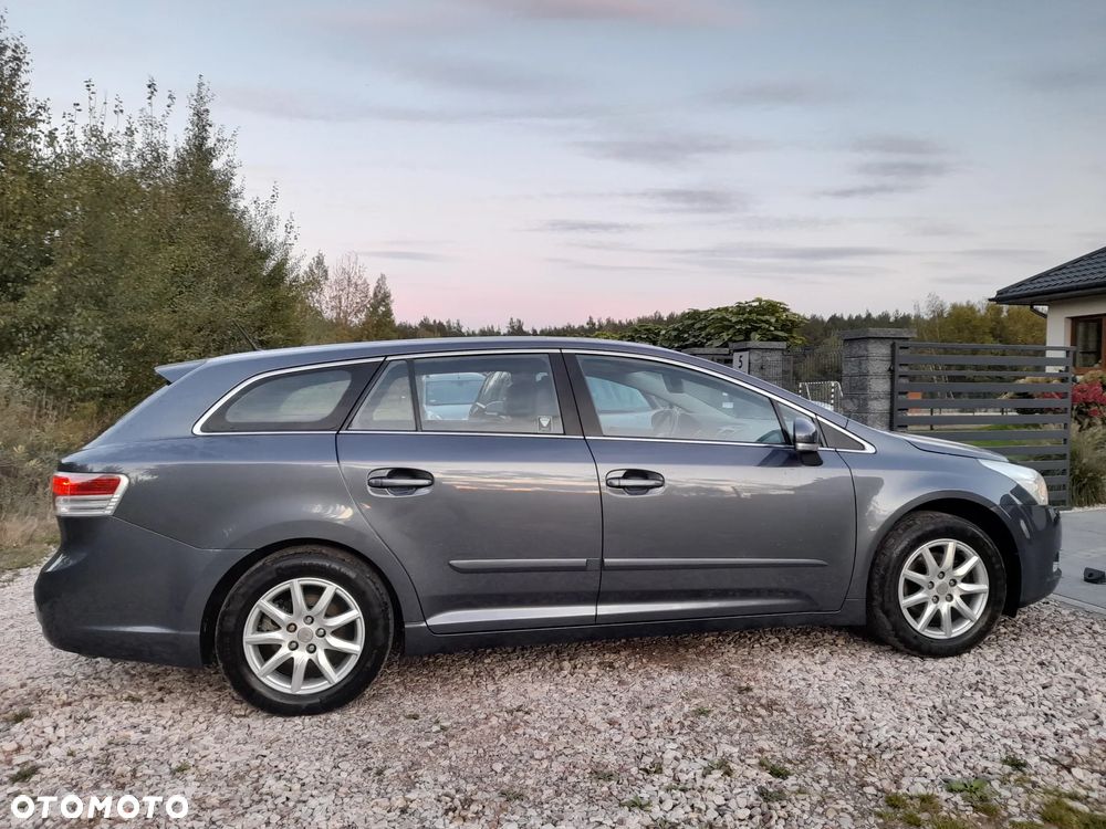 Toyota Avensis Combi 1.8 Comfort - 6