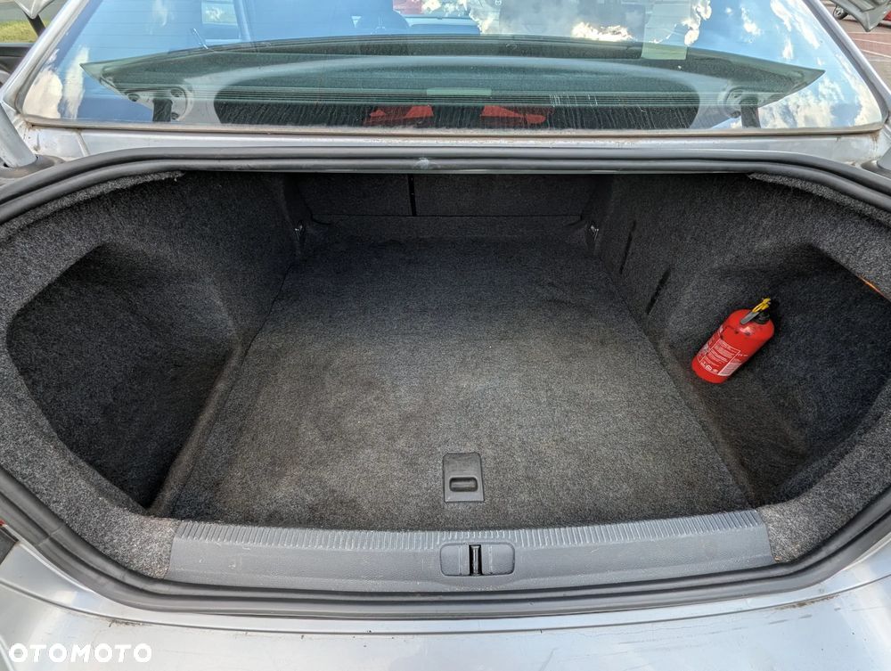 Volkswagen Passat - 8