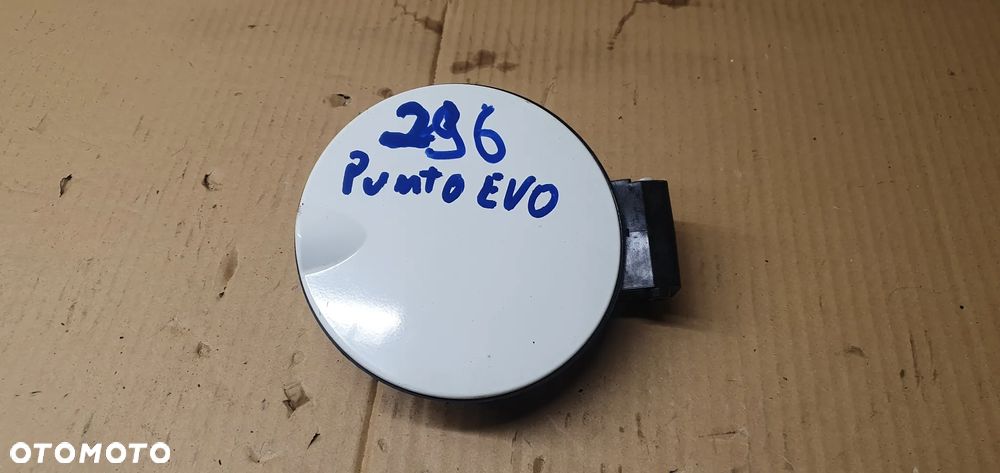 Klapka wlewu paliwa Fiat Punto Evo 296 - 1