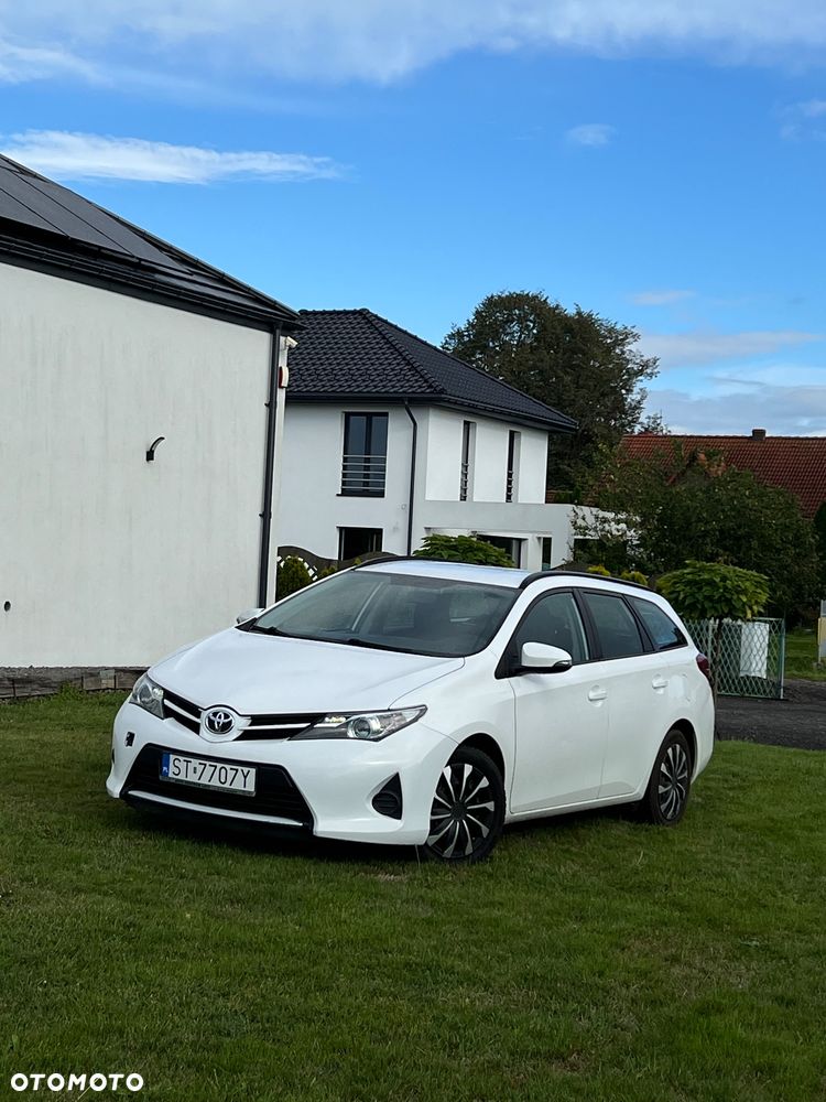 Toyota Auris - 1