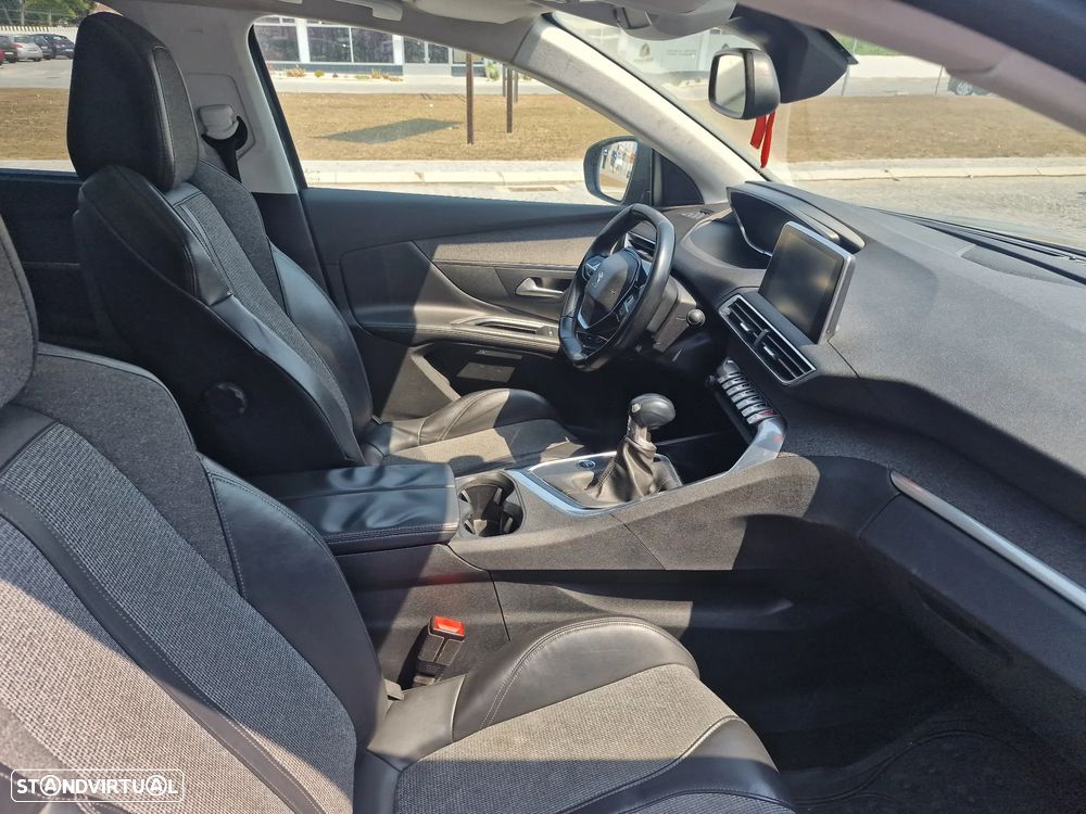 Peugeot 5008 1.5 BlueHDi Allure - 5