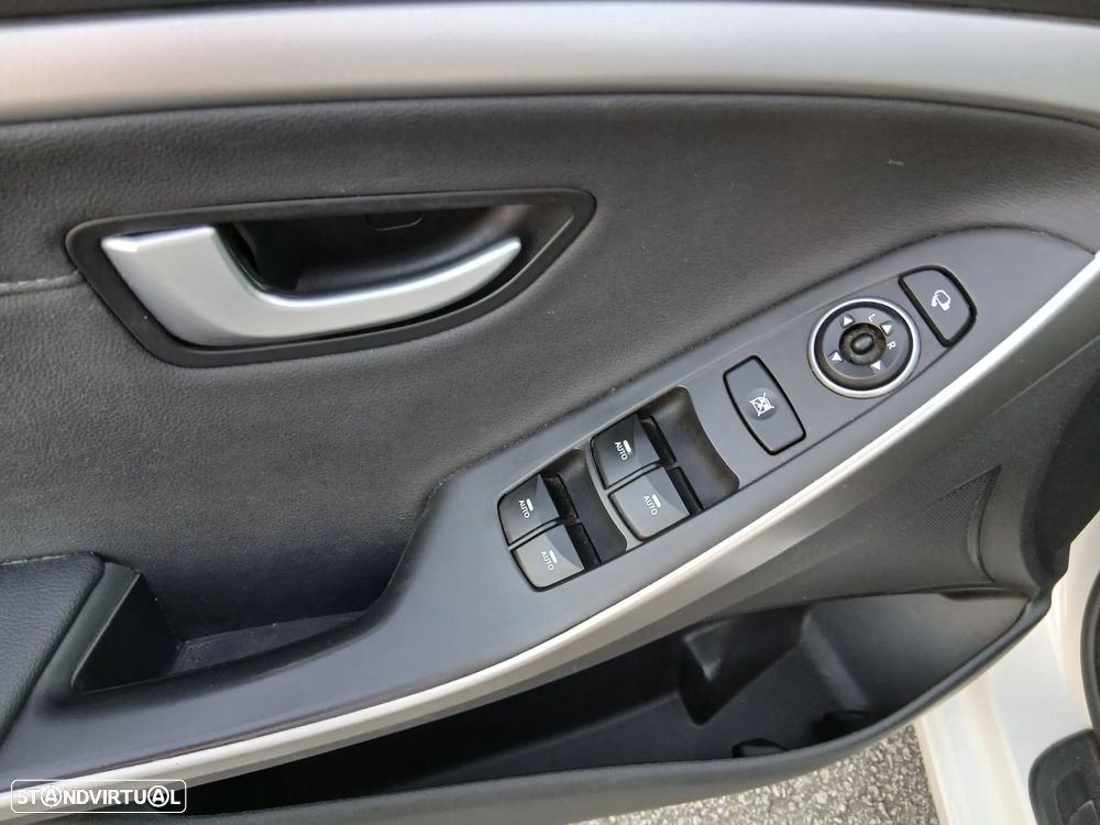 Hyundai i30 CW 1.6 CRDi Comfort - 11