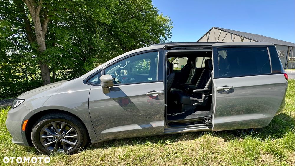 Chrysler Pacifica - 7