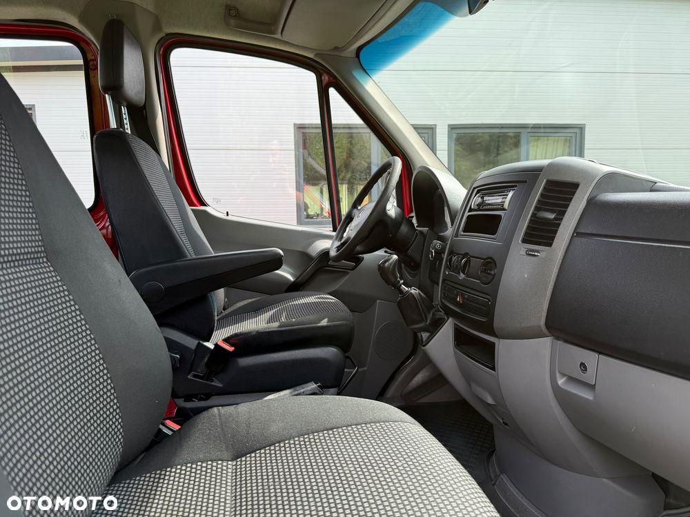 Mercedes-Benz Sprinter - 13