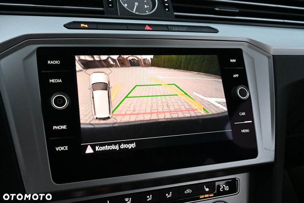 Volkswagen Passat 2.0 TDI SCR DSG Elegance - 35