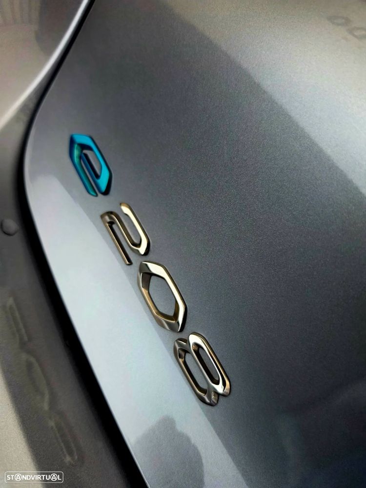 Peugeot e-208 Allure - 9