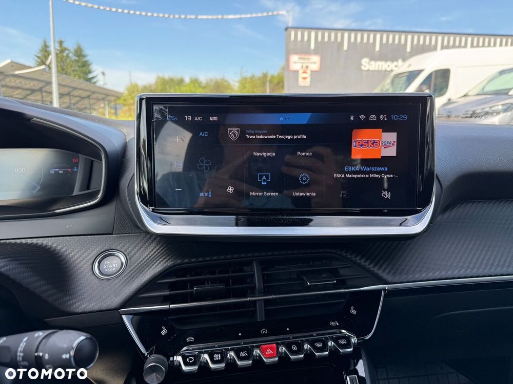 Peugeot 2008 1.2 PureTech Allure S&S EAT8 - 17