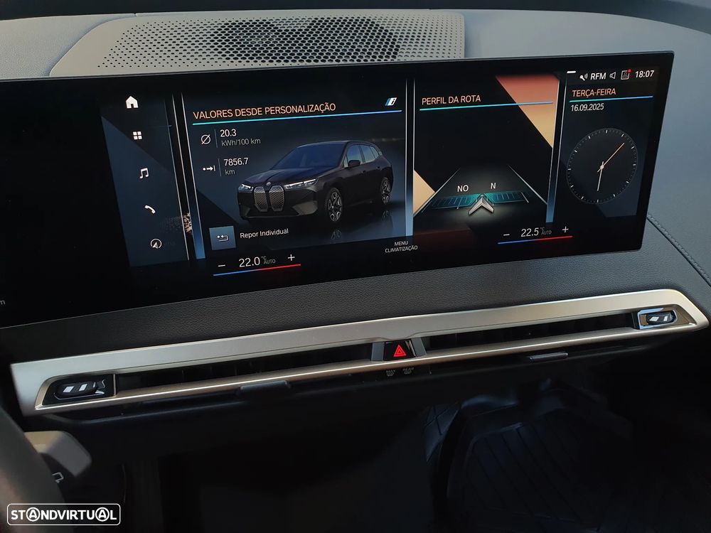 BMW iX xDrive 40 Pack Desportivo - 14