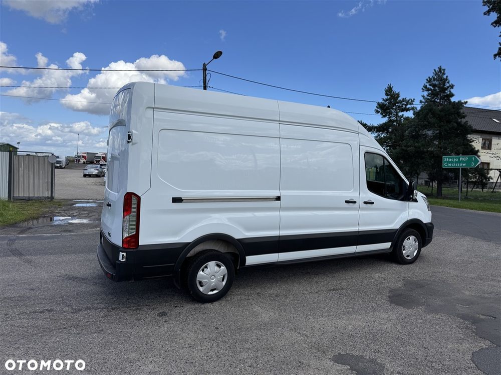 Ford TRANSIT MK8 - 11