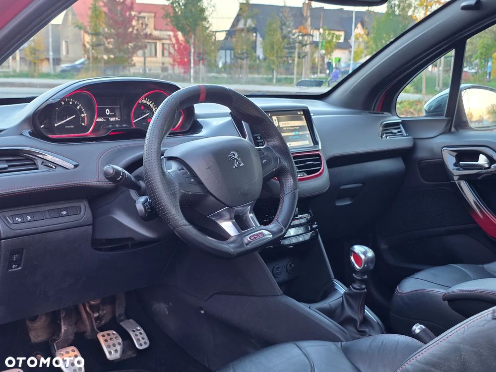 Peugeot 208 1.6 THP GTi - 24