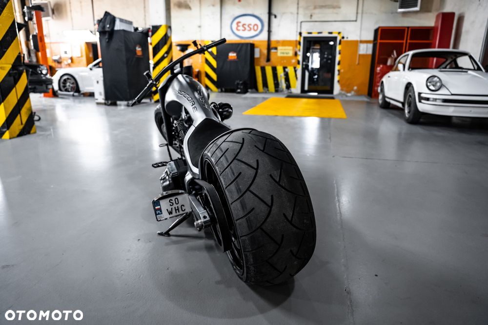 Harley-Davidson Softail Custom - 4