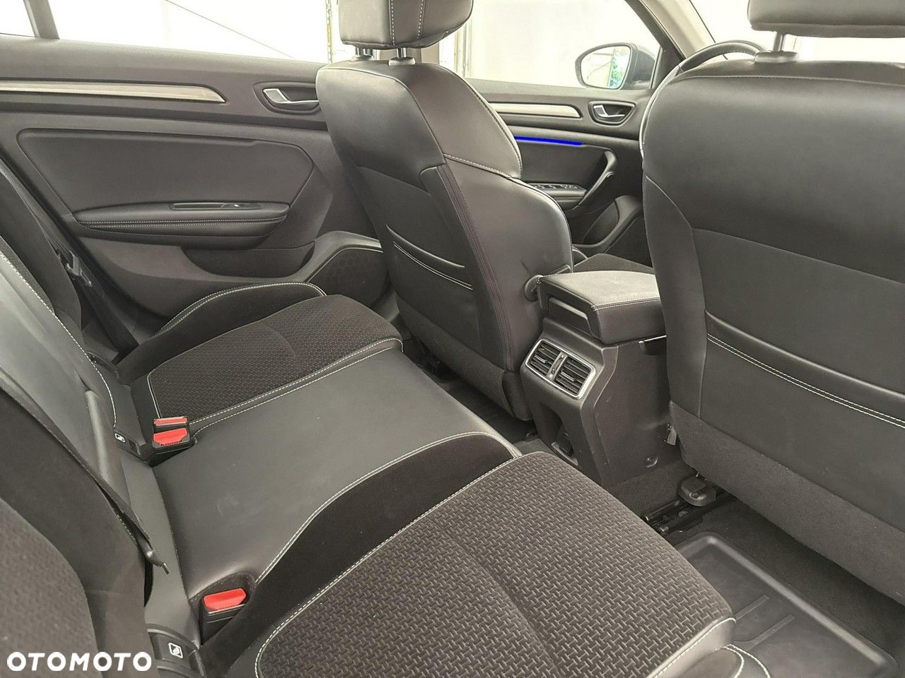 Renault Megane 1.5 Blue dCi Intens EDC - 25