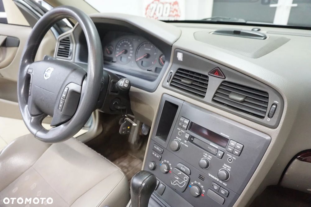 Volvo V70 D5 Comfort - 19