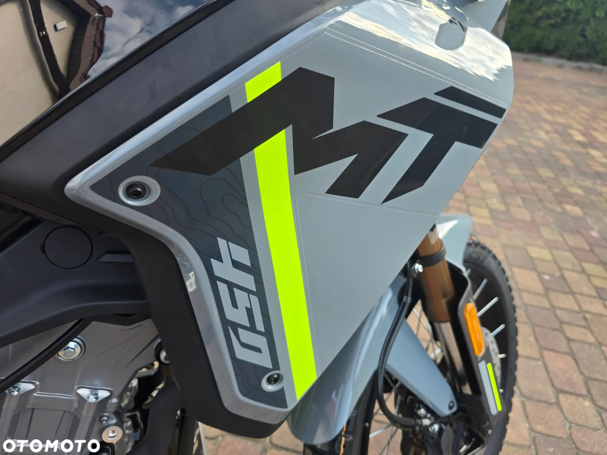 CFMoto MT - 9