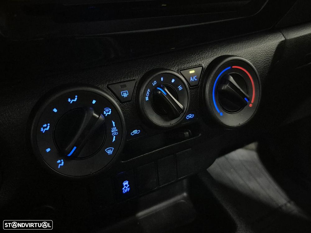 Toyota Hilux 2.4D-4D - 2018 - 137.000KM | GARANTIA | NACIONAL - 3 LUG - 27