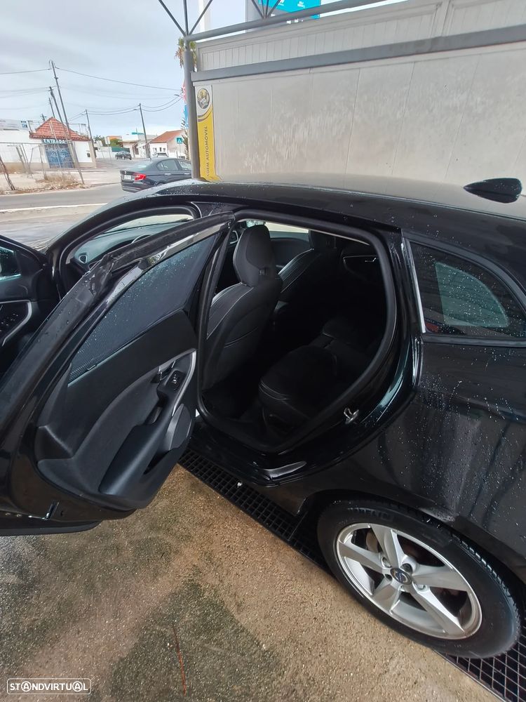 Volvo V40 D2 Momentum - 8