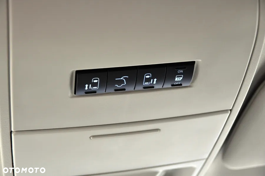 Lancia Voyager 3.6 V6 VVT 24v Platinum - 31