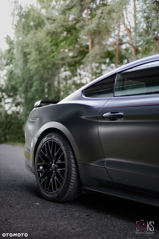Ford Mustang - 7