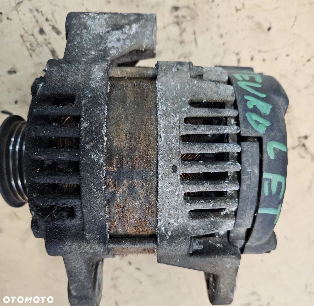 Chevrolet Spark M300 1.0 16V alternator  80 A   96843503 - 5