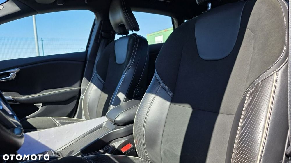 Volvo V40 - 19
