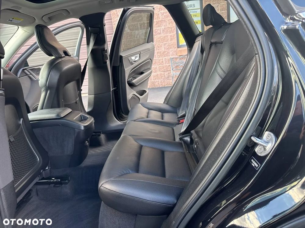 Volvo XC 60 B5 B AWD Geartronic Momentum Pro - 17