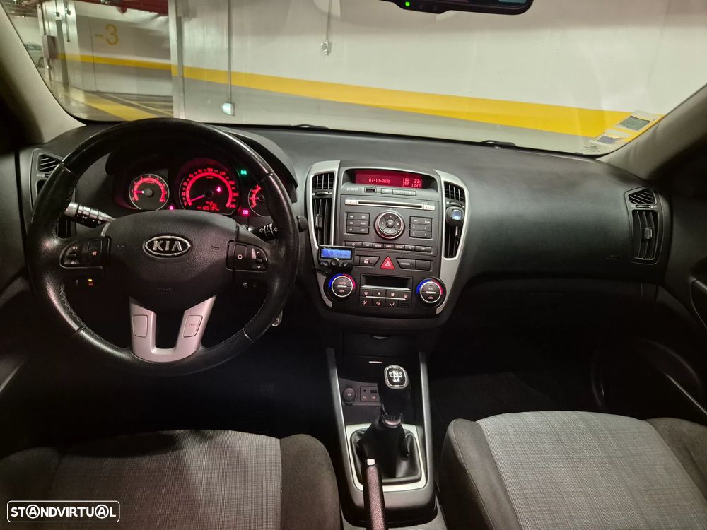 Kia Ceed SW 1.4 CVVT LX ISG - 31