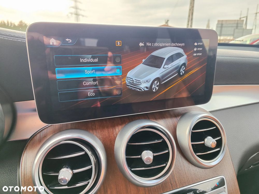 Mercedes-Benz GLC 200 d 4-Matic Business Edition - 32