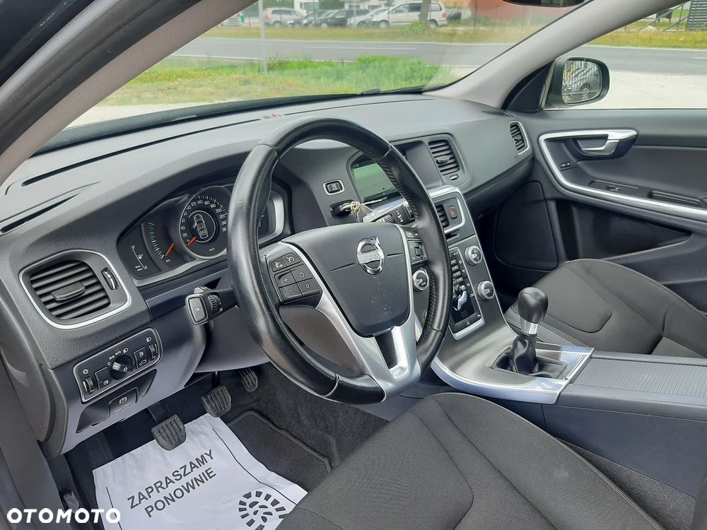 Volvo V60 D2 R-Design Momentum - 16