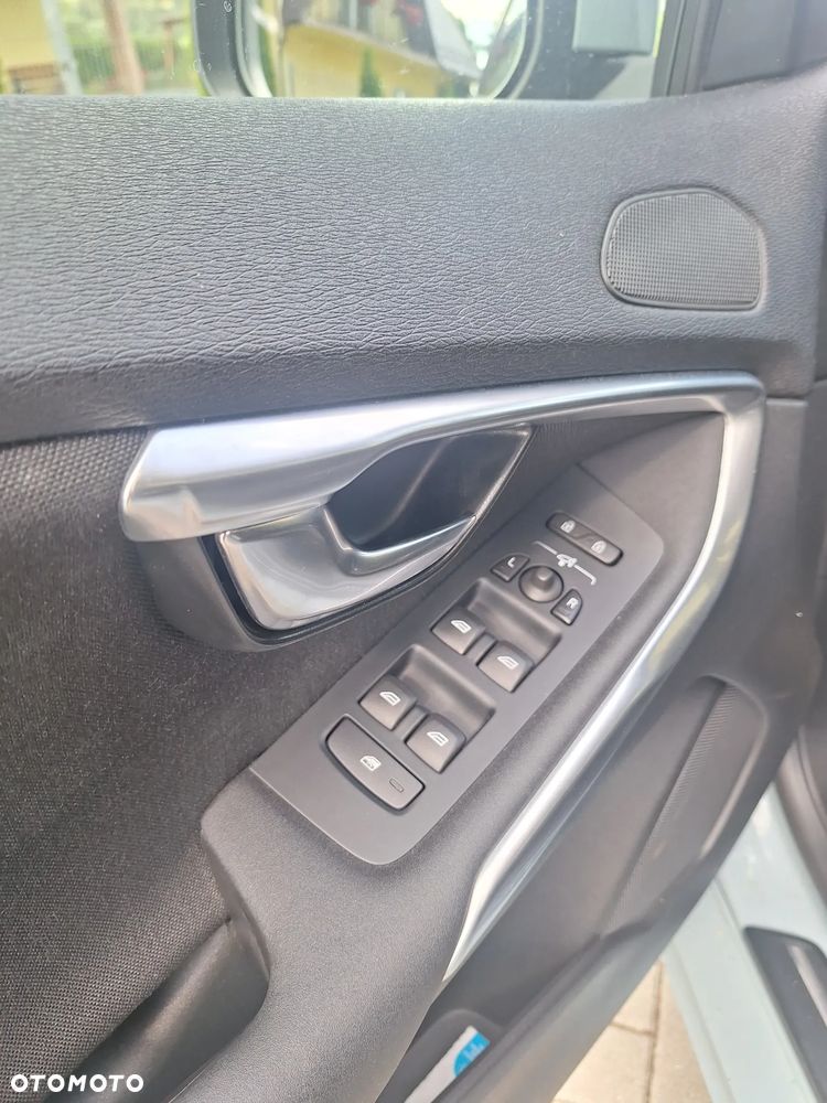 Volvo V40 D2 Momentum - 18