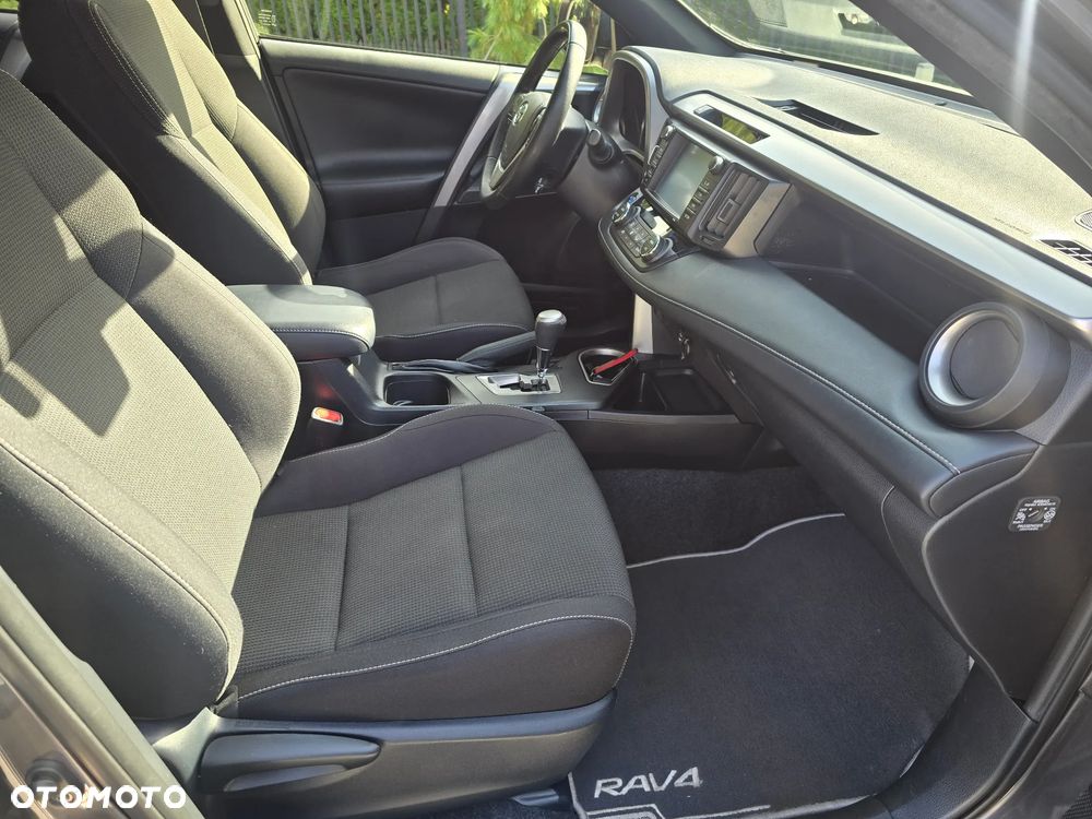 Toyota RAV4 - 8