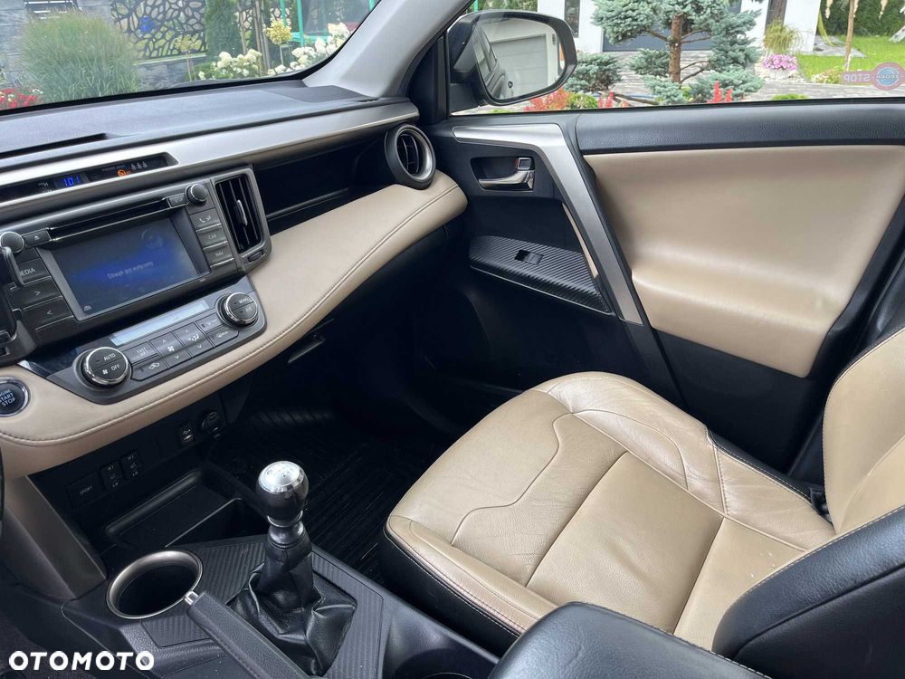 Toyota RAV4 - 8