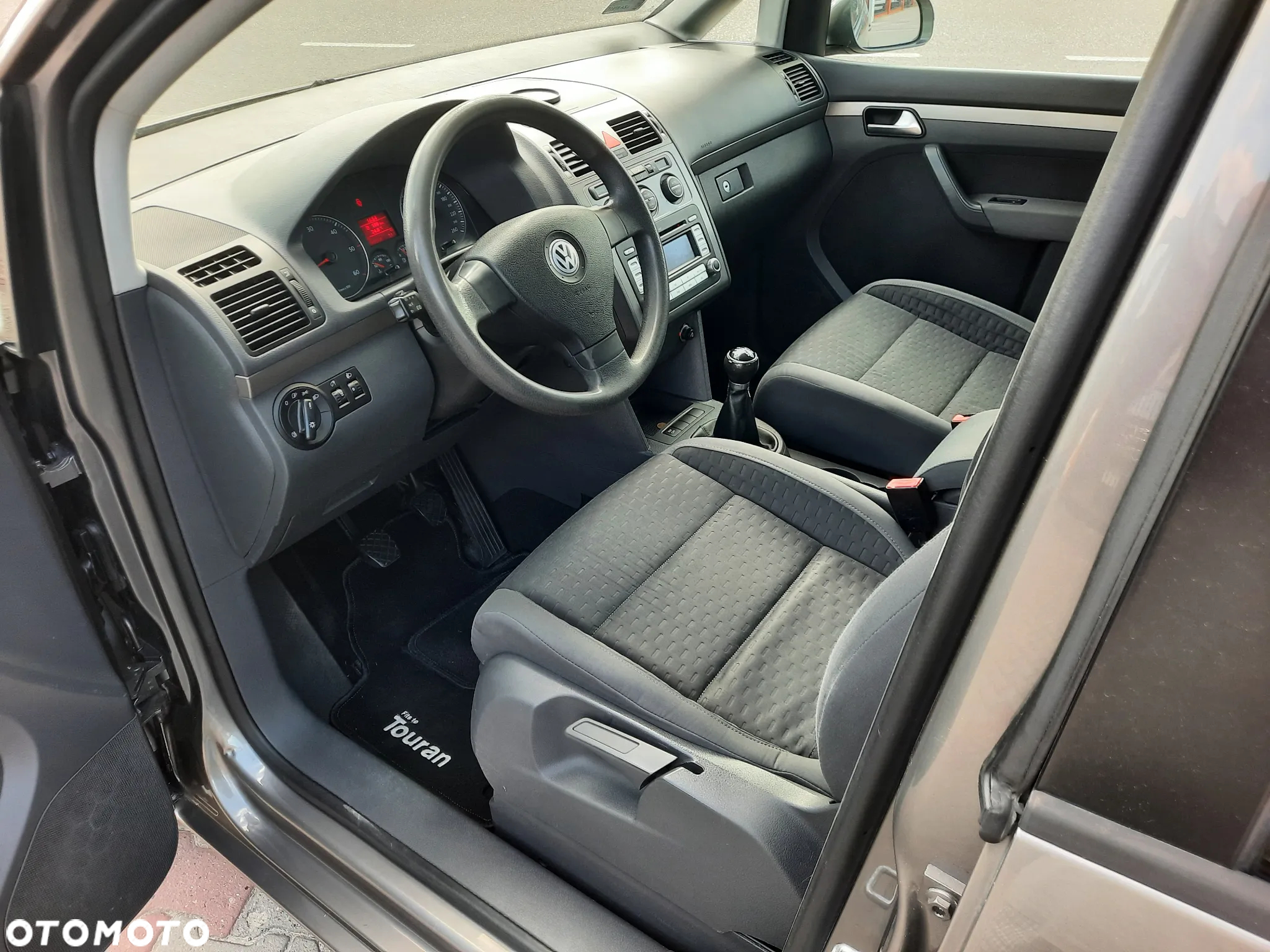 Volkswagen Touran 1.9 TDI Conceptline - 21