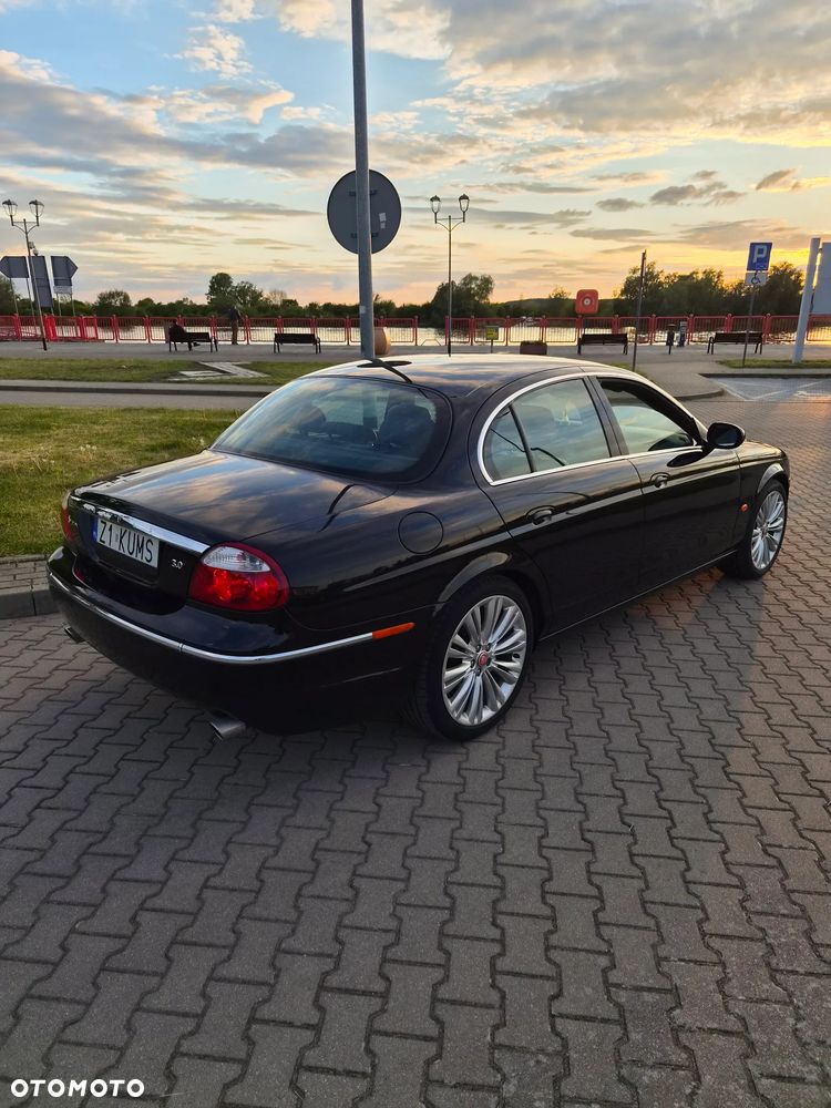 Jaguar S-Type - 22