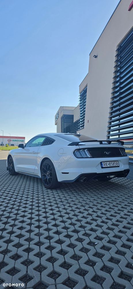 Ford Mustang - 21