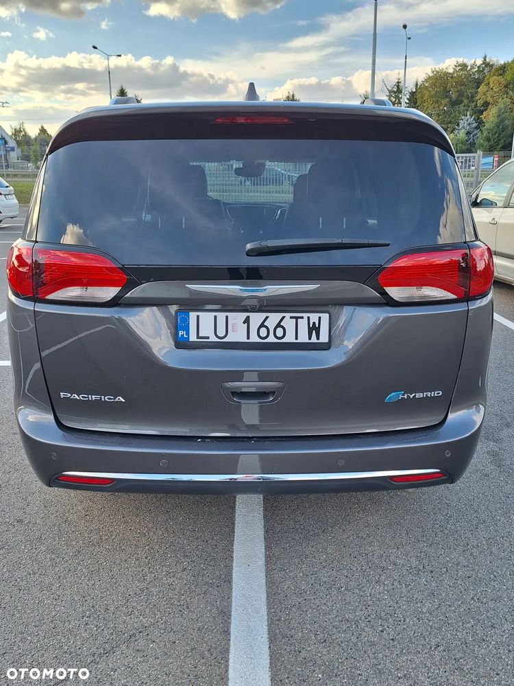 Chrysler Pacifica - 12