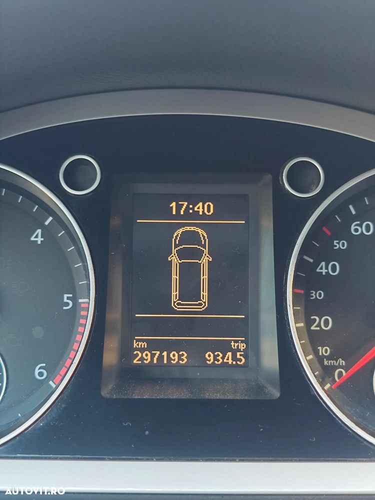 Volkswagen Passat - 11